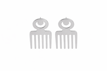 Load image into Gallery viewer, Afro Luna Kiss Studs
